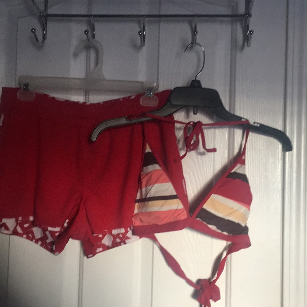 Swim suit - Picture 3 of 3